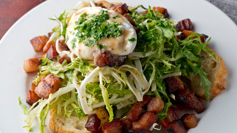 salad lyonnaise
