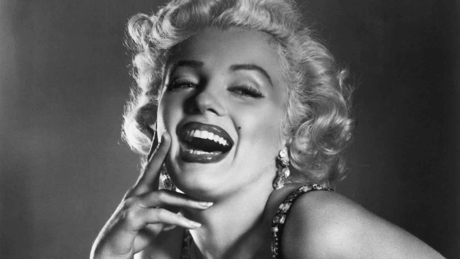 <a href="https://www.foodrepublic.com/1805407/champagne-marilyn-monroes-favorite-cocktail/" target="_blank">The Marilyn Monroe Cocktail That Was Inspired By Her Favorite Bubbly Drink</a>