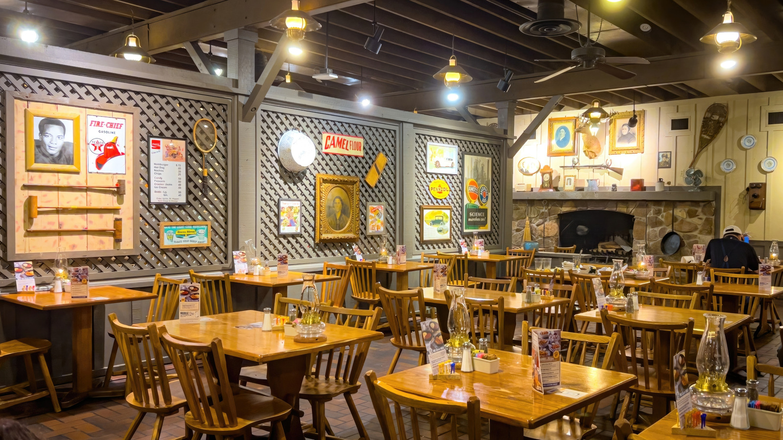 <a href="https://www.foodrepublic.com/1947561/old-cracker-barrel-logo-meaning/" target="_blank">The Meaning Behind Cracker Barrel’s Old Logo</a>