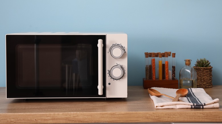 microwave on kitchen counter