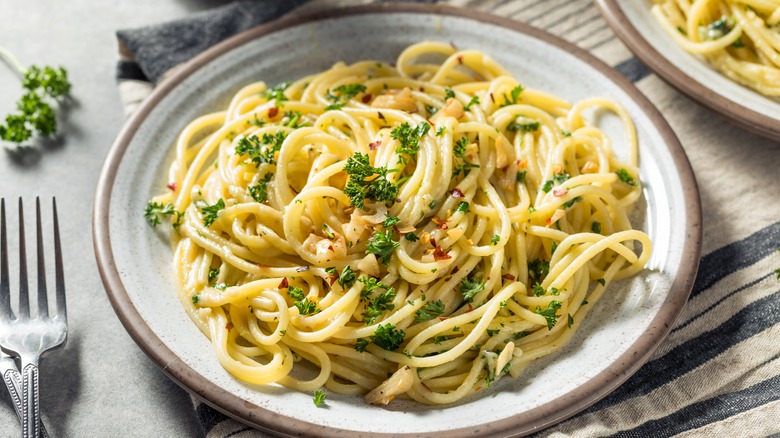 Simple garlic pasta with herbs