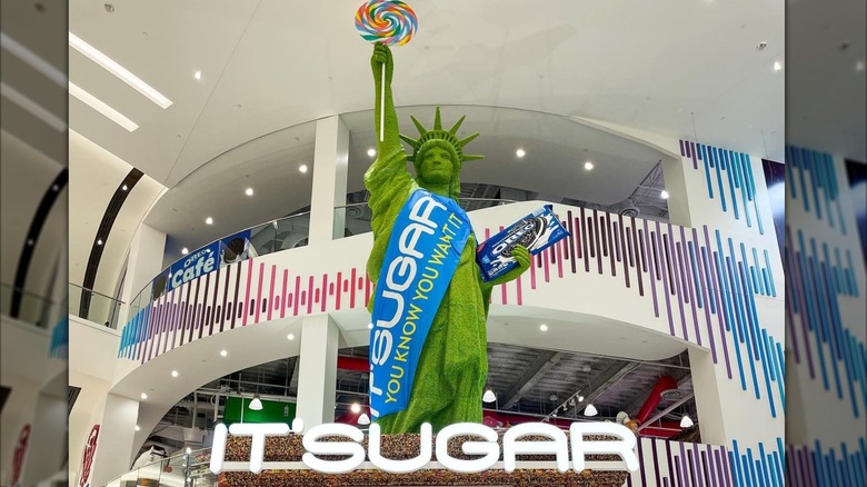 American Dream Mall's IT'SUGAR entrance with candy Statue of Liberty