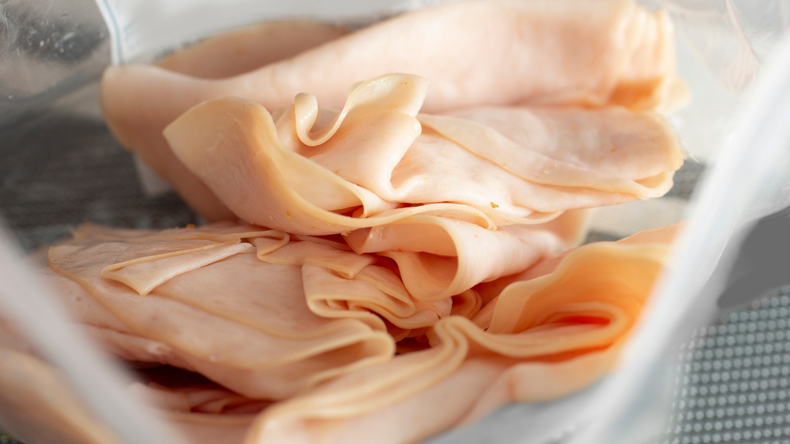 <a href="https://www.foodrepublic.com/2001843/old-school-deli-meat-brand-less-than-dollar-buddig/" target="_blank">The Old-School Deli Meat Brand That’s Still Less Than $1 (But The Price Is The Only Plus)</a>