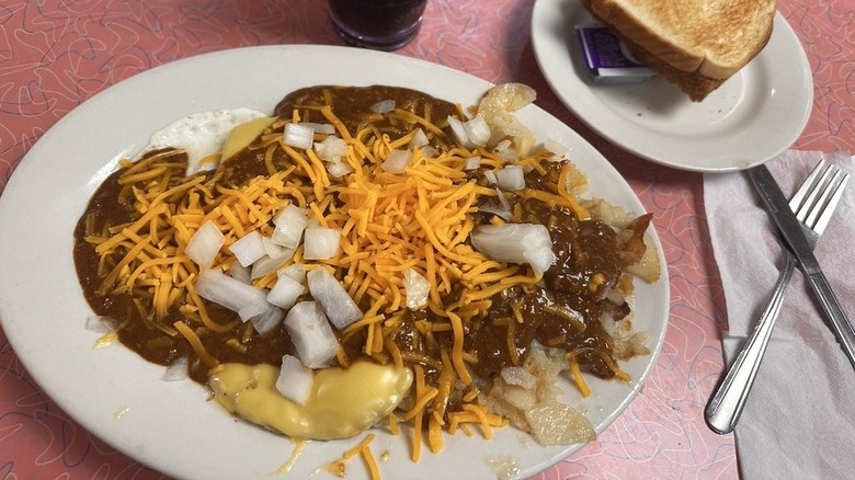 Slinger with toast at Chili Mac's Diner.