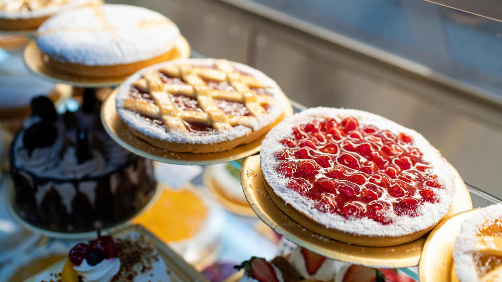 <a href="https://www.foodrepublic.com/1931537/old-school-pie-people-dont-eat-anymore/" target="_blank">The Old-School Summer Pie That We Don’t See People Eat Anymore</a>