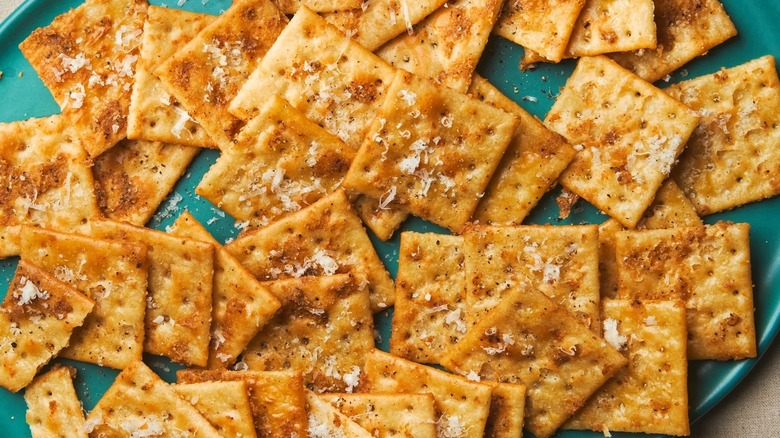 Spiced saltine fire crackers