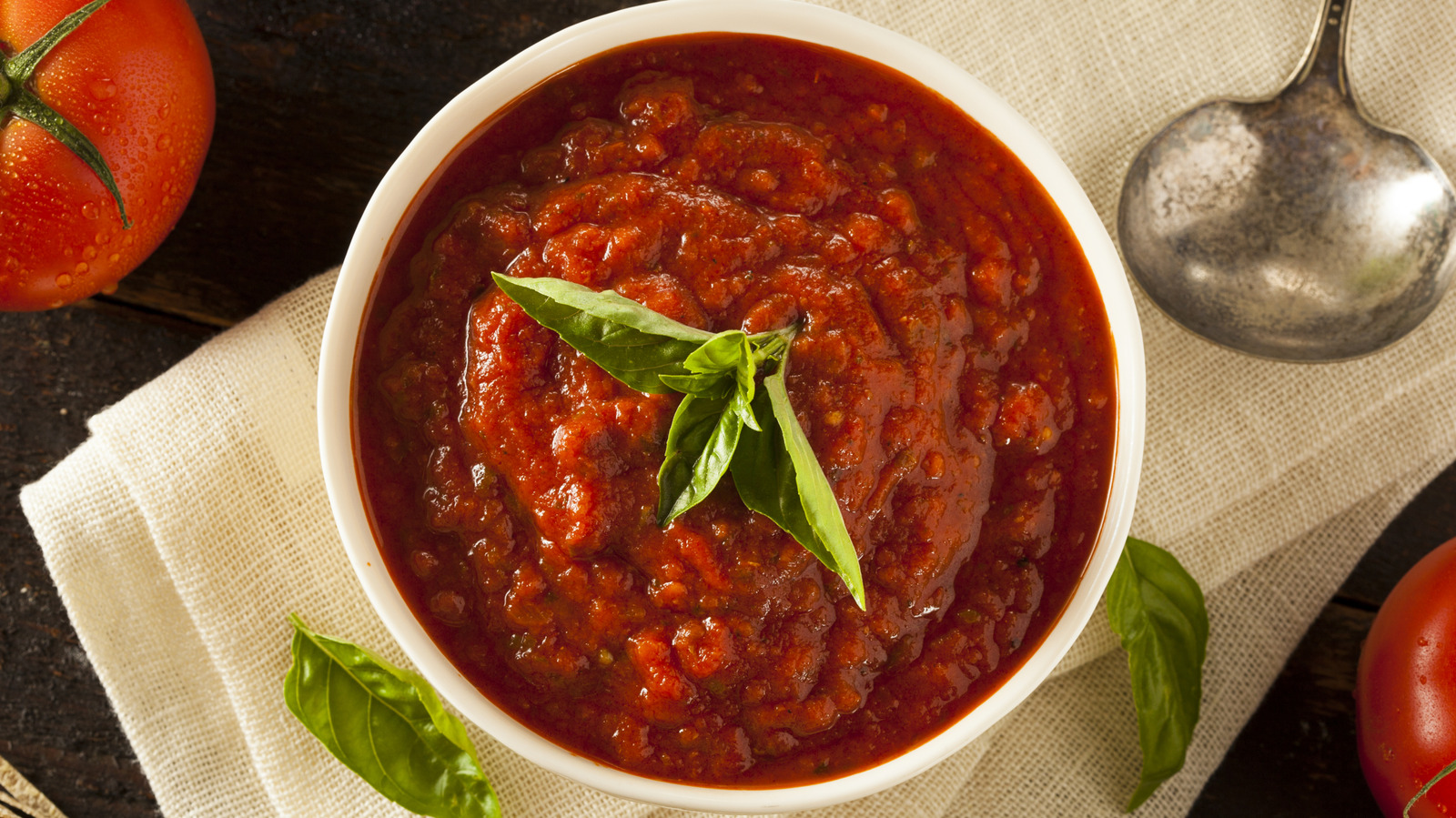 <a href="https://www.foodrepublic.com/1952908/store-bought-marinara-sauce-ingredient-to-look-for/" target="_blank">The One Ingredient To Look For In Store-Bought Marinara Sauce</a>