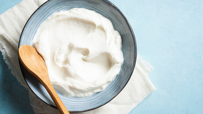 A bowl of sour cream
