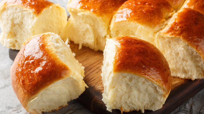 Sweet Hawaiian rolls cut into individual pieces