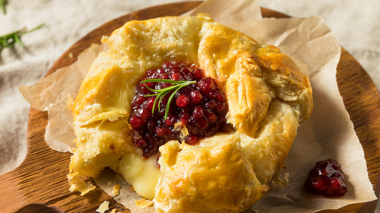 baked brie in puff pastry