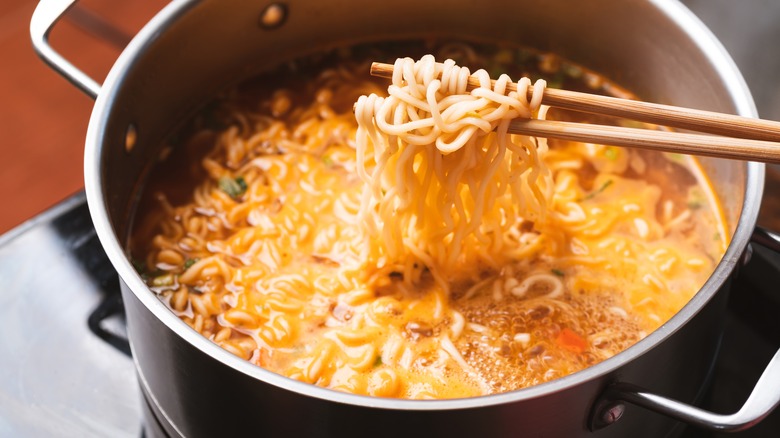 cooking instant ramen