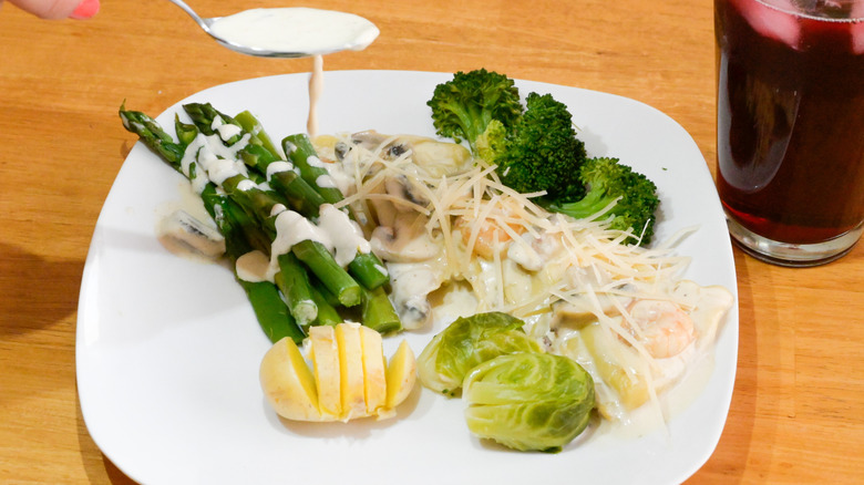 vegetables served with Alfredo sauce