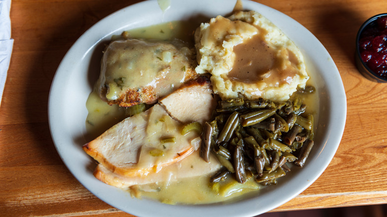 A full, plated turkey dinner meal at Cracker Barrel