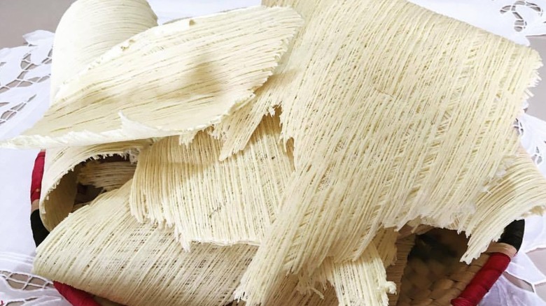 Strands of dried su filindeu