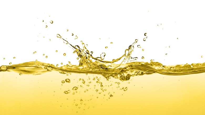 oil with splashes