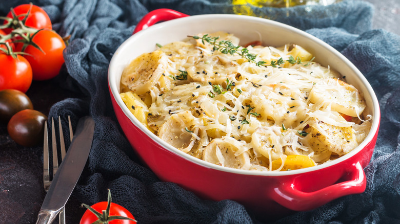 Scalloped potatoes with toppings