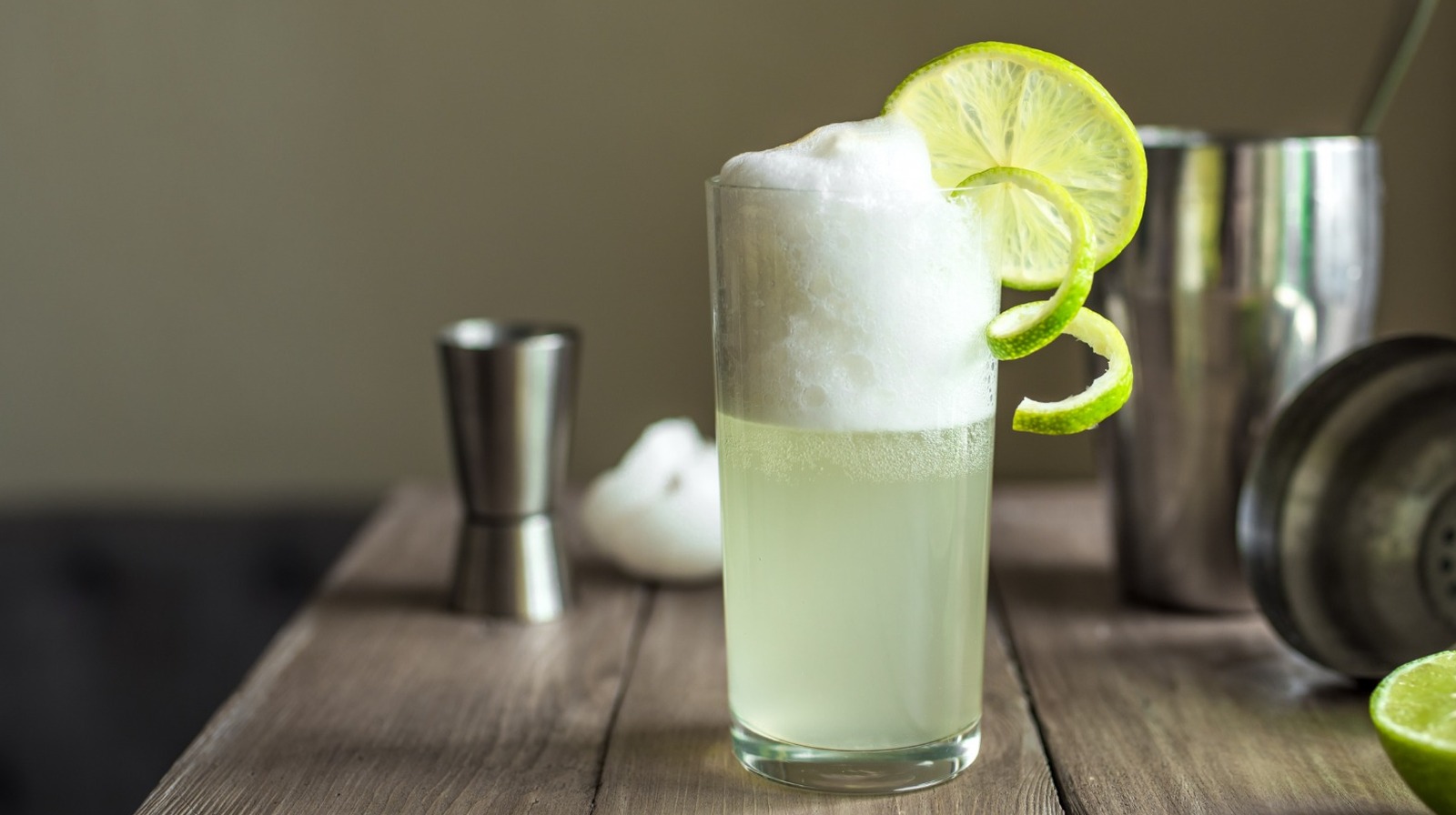 The Safest Way To Incorporate Raw Egg Whites In Cocktail Foam