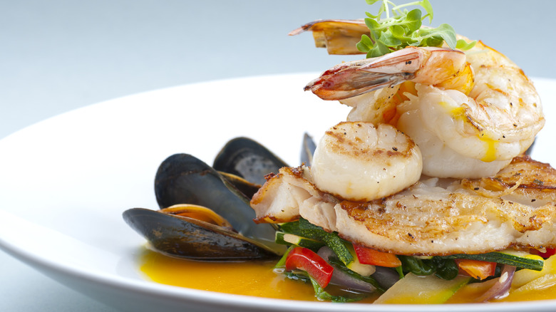 Fish fillet with mussels and shrimp