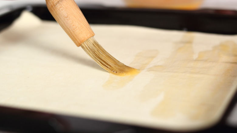 Using egg wash on pastry