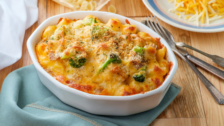 broccoli mac and cheese with tuna on casserole 