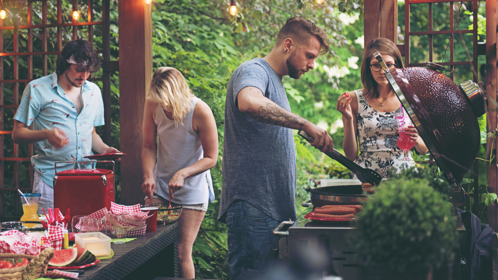 <a href="https://www.foodrepublic.com/1936337/labor-day-cooking-prep-tip/" target="_blank">The Simple Yet Important Cooking Tip To Master Your Labor Day Party</a>