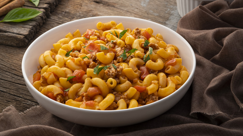 Macaroni with tomatoes and crumbled beef