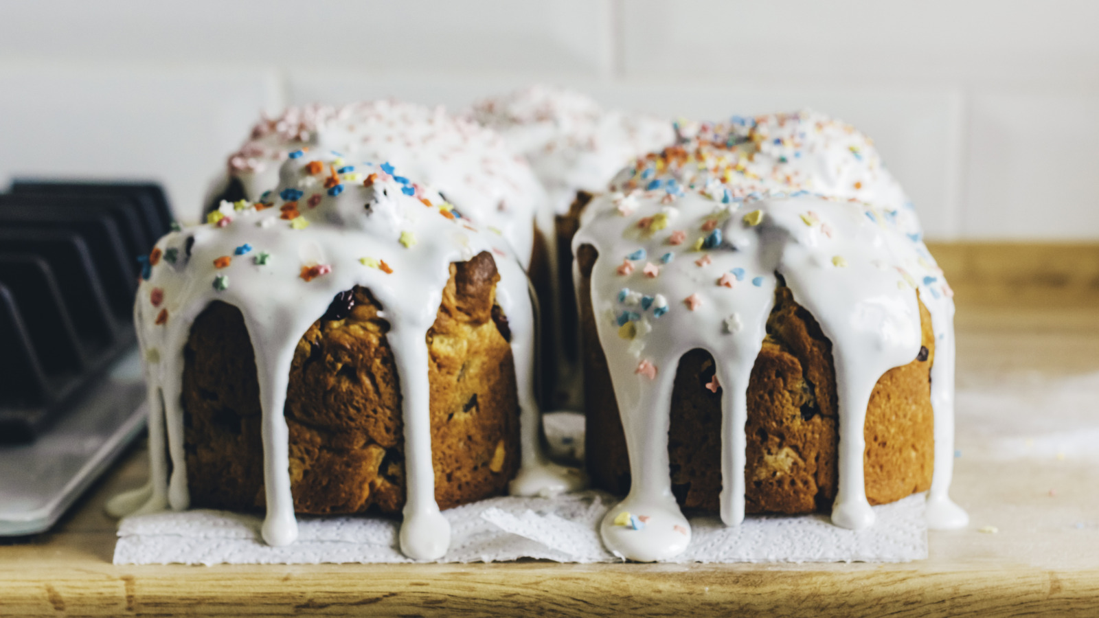 <a href="https://www.foodrepublic.com/1753300/thicken-runny-glaze/" target="_blank">The Single Ingredient You Need To Thicken A Runny Glaze</a>