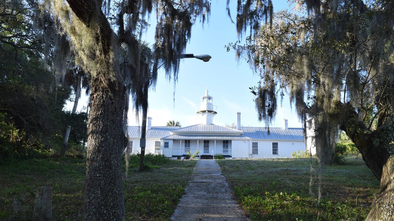 <a href="https://www.foodrepublic.com/2129576/cedar-key-florida-foodie-destination/" target="_blank">The Small Florida Island That’s A Foodie Paradise</a>