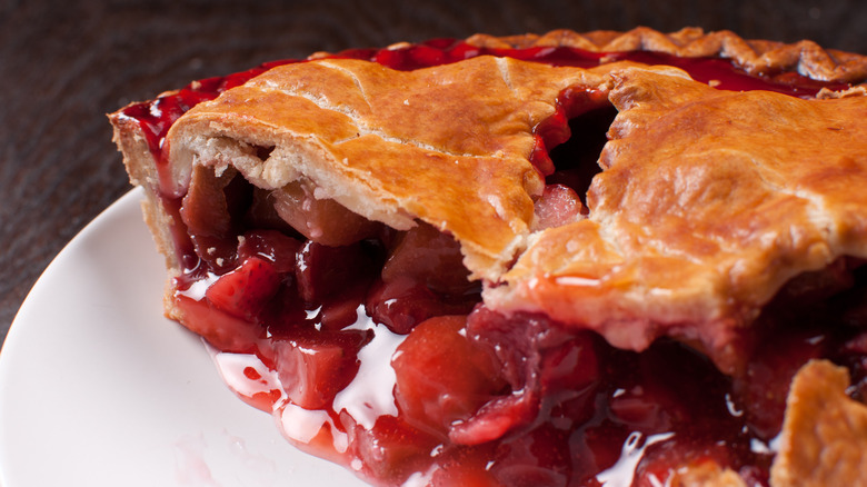 slice of strawberry rhubarb pie