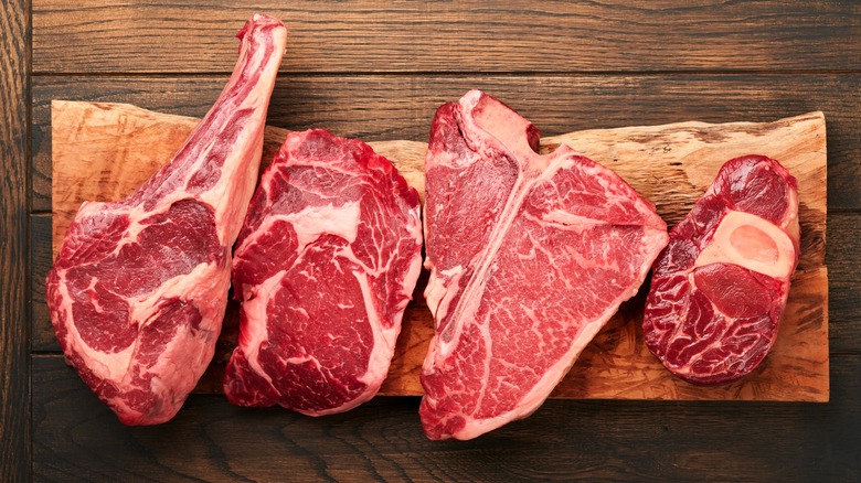 different cuts of steaks