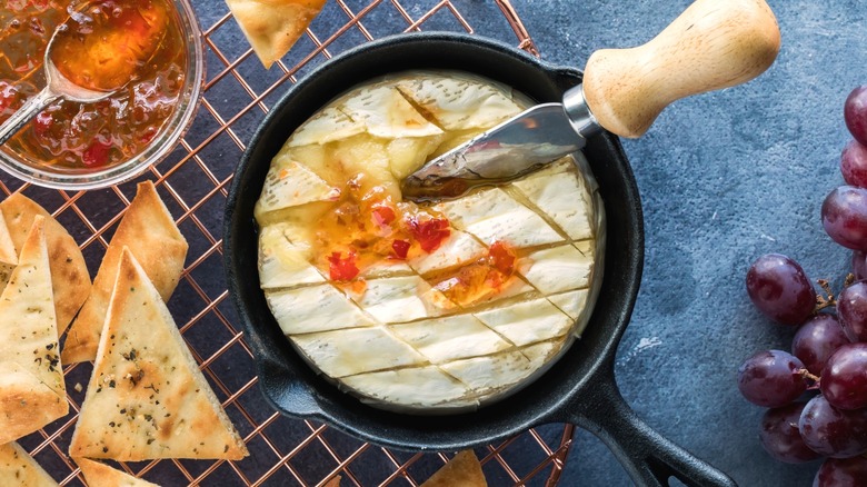 Baked brie with pepper jam