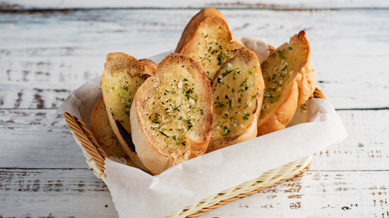 garlic bread in basket