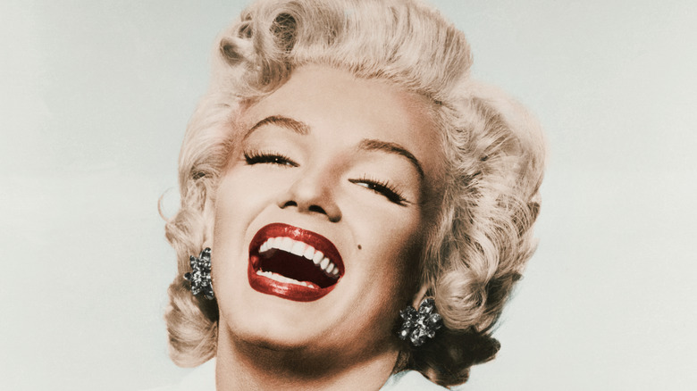 Marilyn Monroe Skin Care Routine Revealed In NYC Museum