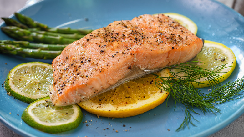 baked salmon with asparagus and dill