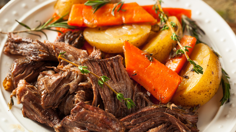Roast meat and vegetables
