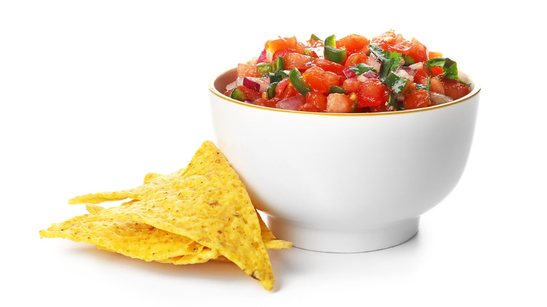 Bowl of pico de gallo with tortilla chips