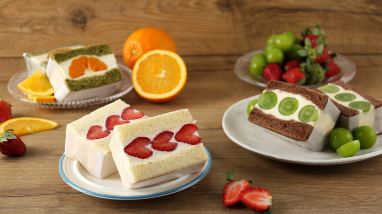 Various fruit sandos served on plates.