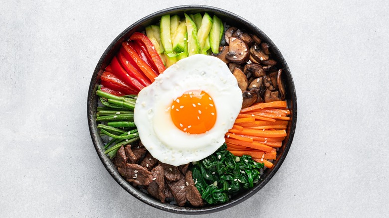 korean bibimbap rice bowl