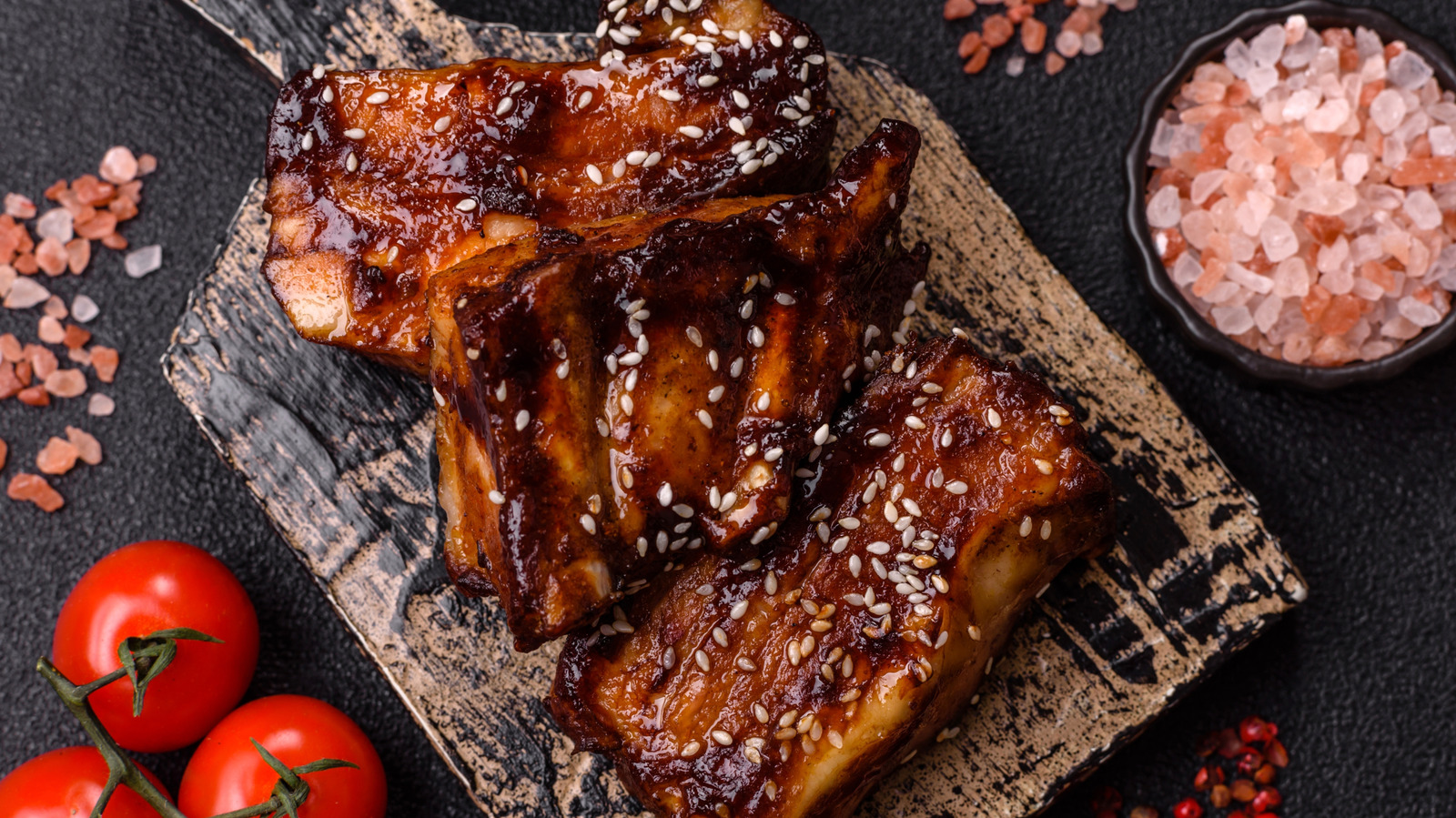 <a href="https://www.foodrepublic.com/2217828/regional-barbecue-sauces-in-us/" target="_blank">The Ultimate Guide To Regional Barbecue Sauces Across The US</a>