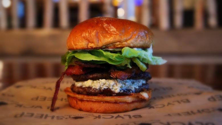 The Bleus Brothers burger