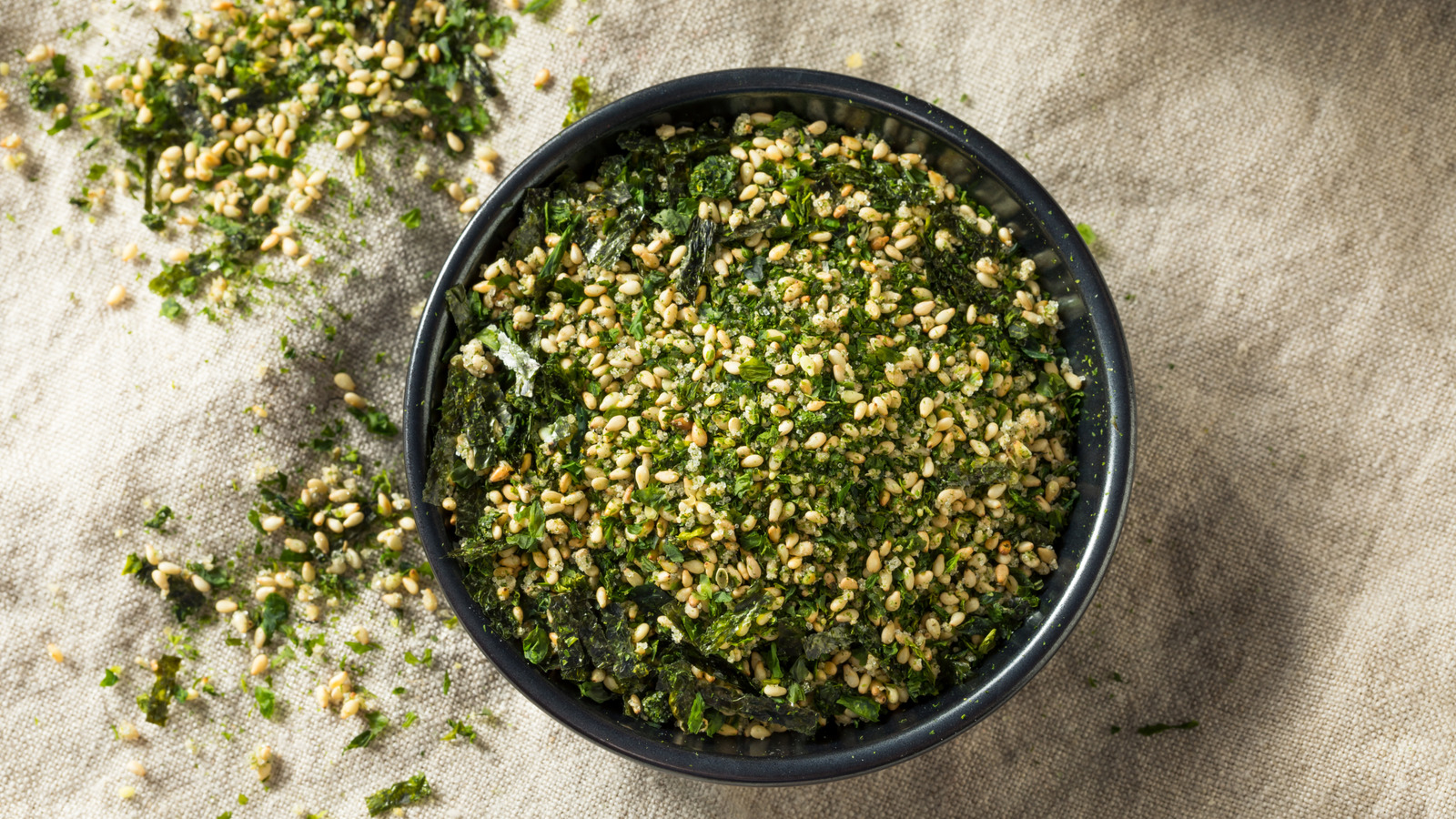 <a href="https://www.foodrepublic.com/1758979/unexpected-ingredient-fries-seaweed-seasoning/" target="_blank">The Unexpected Salty Seasoning That Belongs On Your Fries</a>