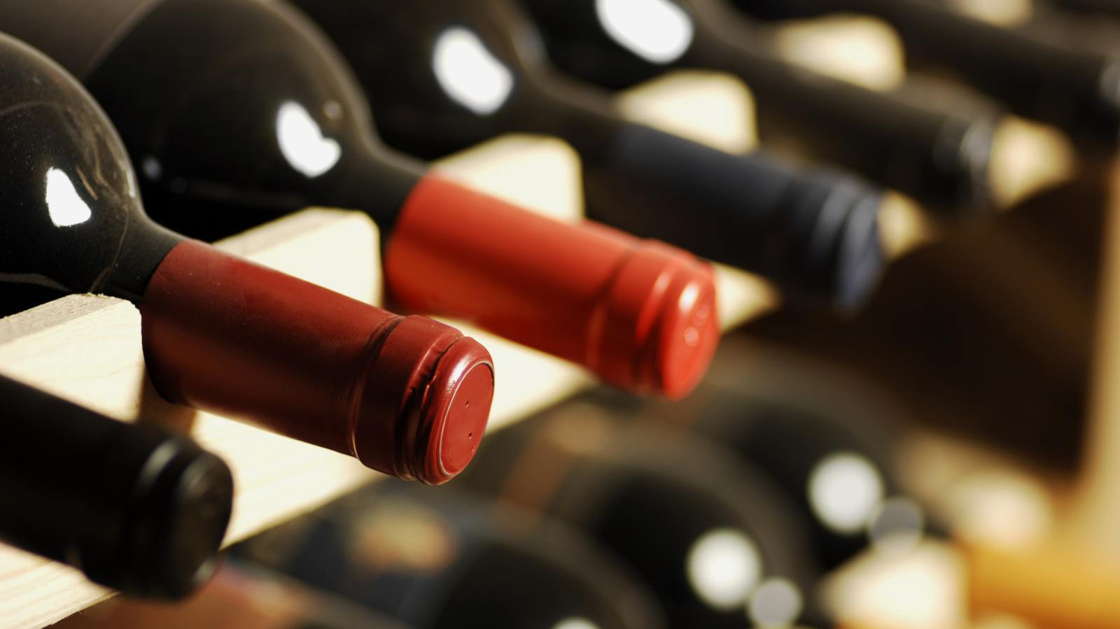 <a href="https://www.foodrepublic.com/1738069/unexpected-storage-rule-red-vs-white-wine/" target="_blank">The Unexpected Storage Rule You Need To Know For Red Vs White Wine</a>