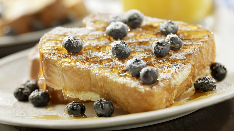 French toast with blueberries