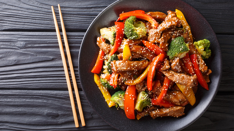 Stir-fried red bell peppers 