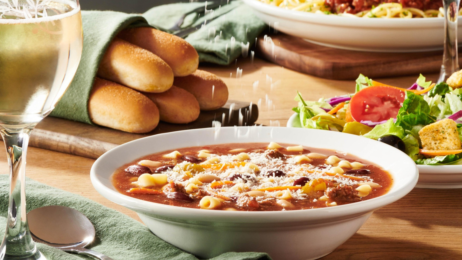 <a href="https://www.foodrepublic.com/1957058/olive-garden-leftover-food-donate/" target="_blank">The Wholesome Thing Olive Garden Does With Leftover Food</a>