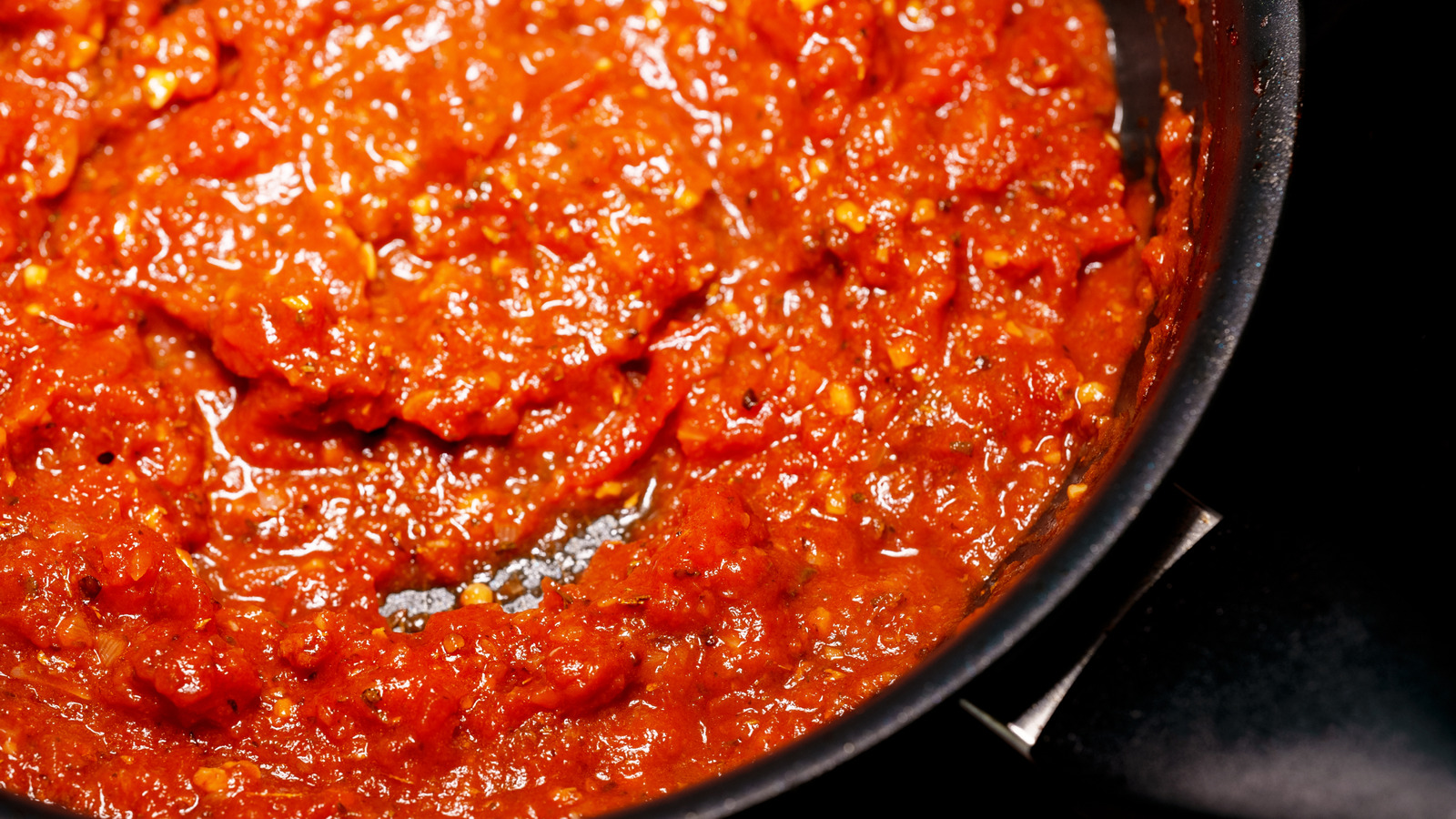 <a href="https://www.foodrepublic.com/1953000/best-tomato-make-marinara/" target="_blank">There’s No Single ‘Best Tomato’ For Marinara – Here’s What Really Matters</a>