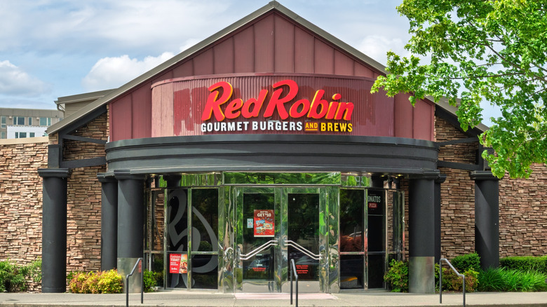 The exterior of Red Robin