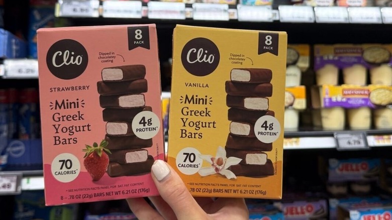 Clio Snacks' vanilla and strawberry yogurt parfait bars