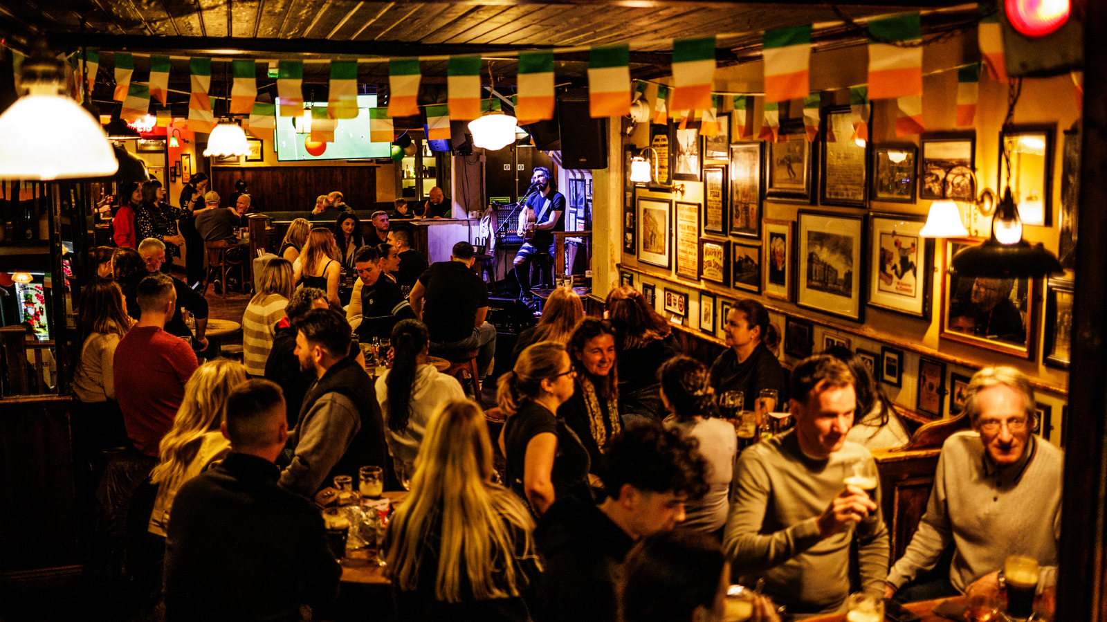 FoodWireDaily — Think Twice Before Ordering These Irish Pub Foods And Drinks