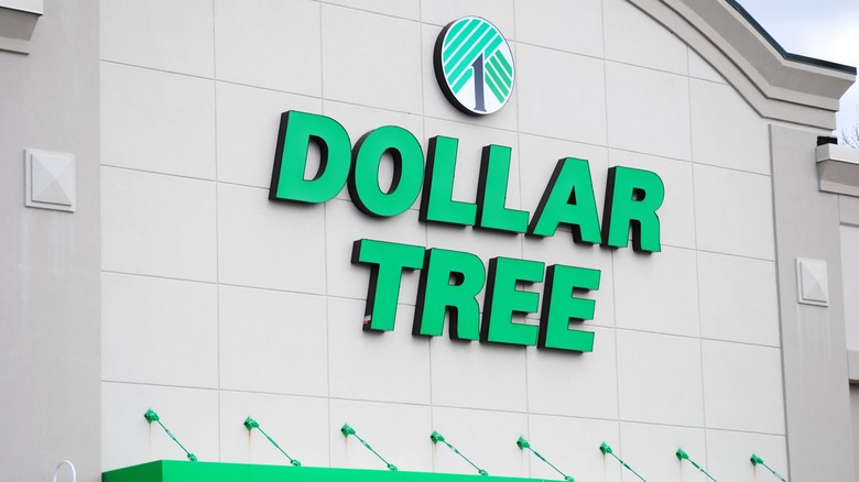 Dollar Tree exterior